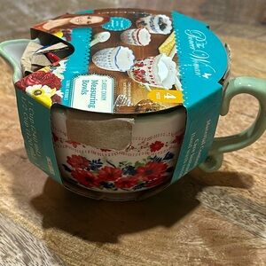 The Pioneer Woman Classic Charm Measuring Bowls